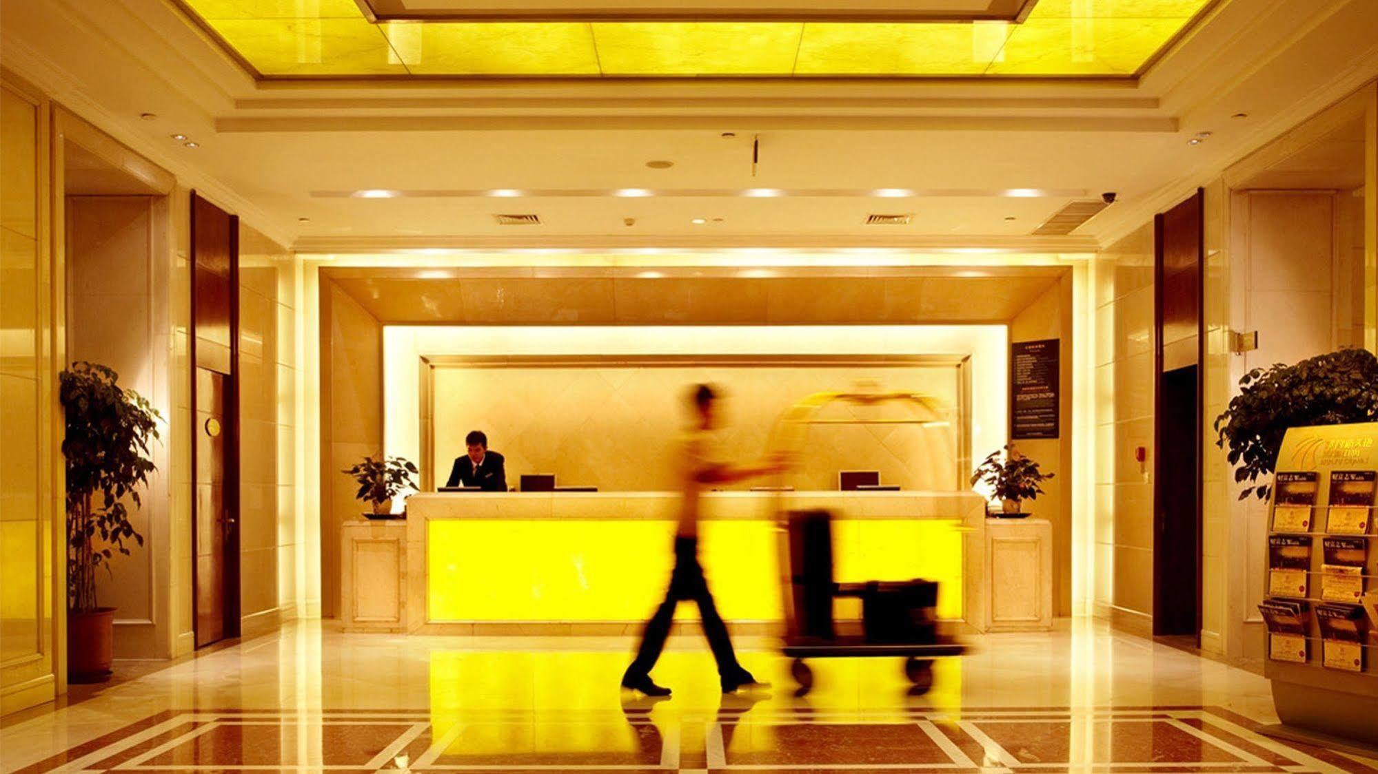 Shenyang Rich Gate Hotel Exterior photo